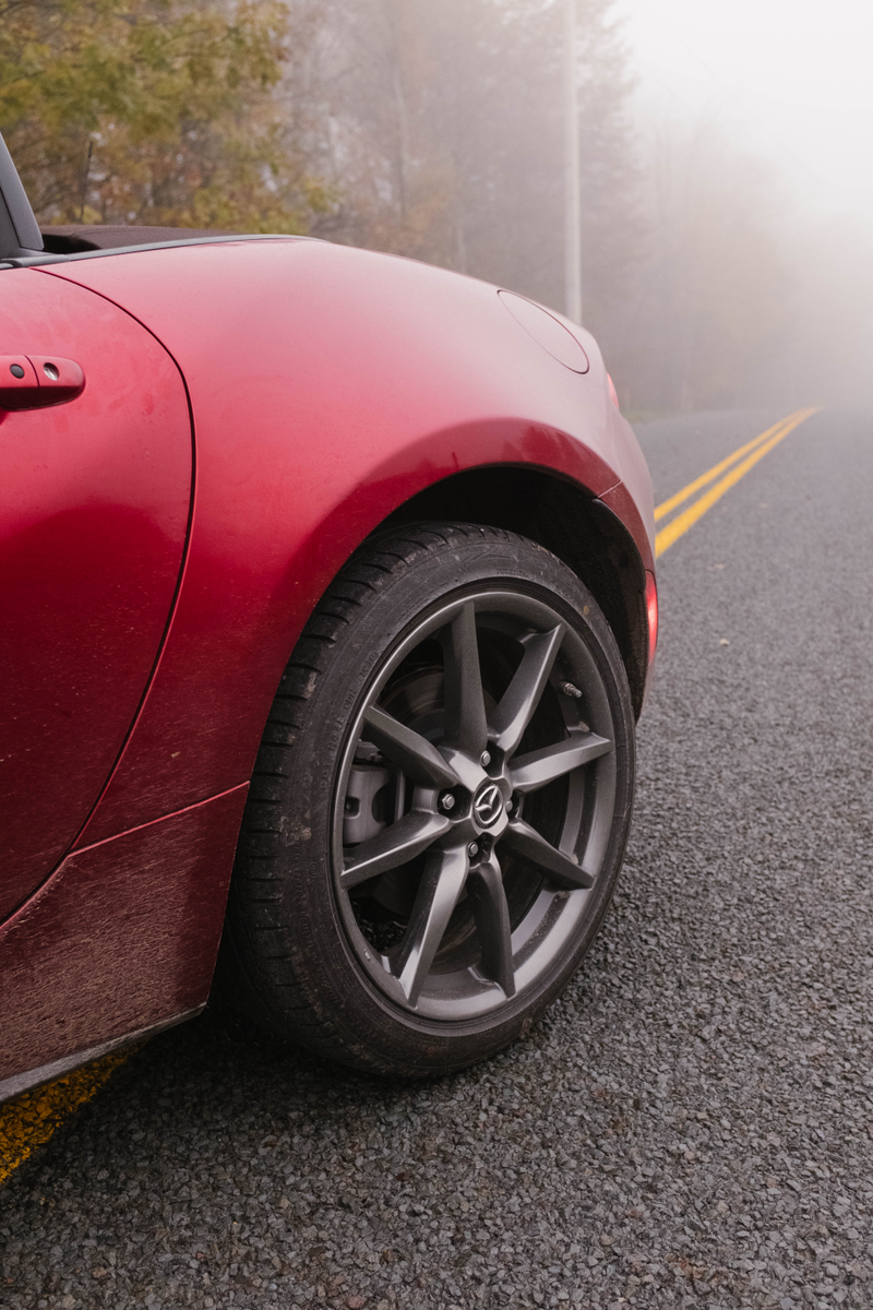 Illustration for article titled 2019 Mazda Miata VS. 2018 Volkswagen Golf GTI: Which To Buy?